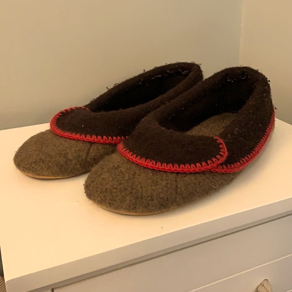Acorn Slippers  